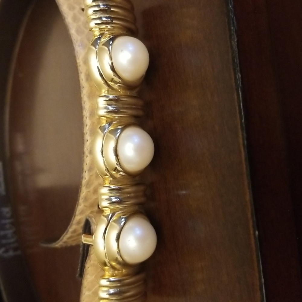 Fibbiol snakeskin belt.  Size small. Cream with golden pearl buckle - Picture 2 of 12